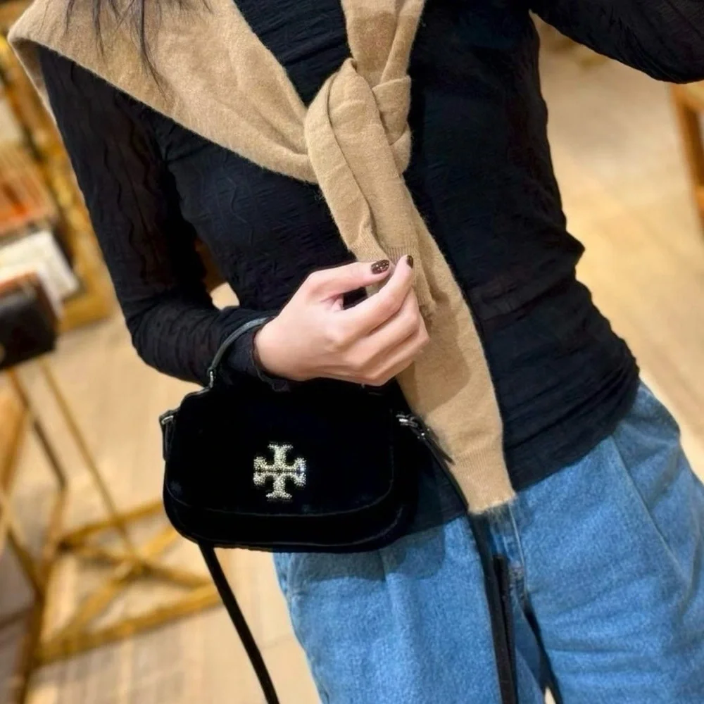 NWT , TORY BURCH BRITTEN VELVET PUFFY MINI TOP HANDLE BLACK